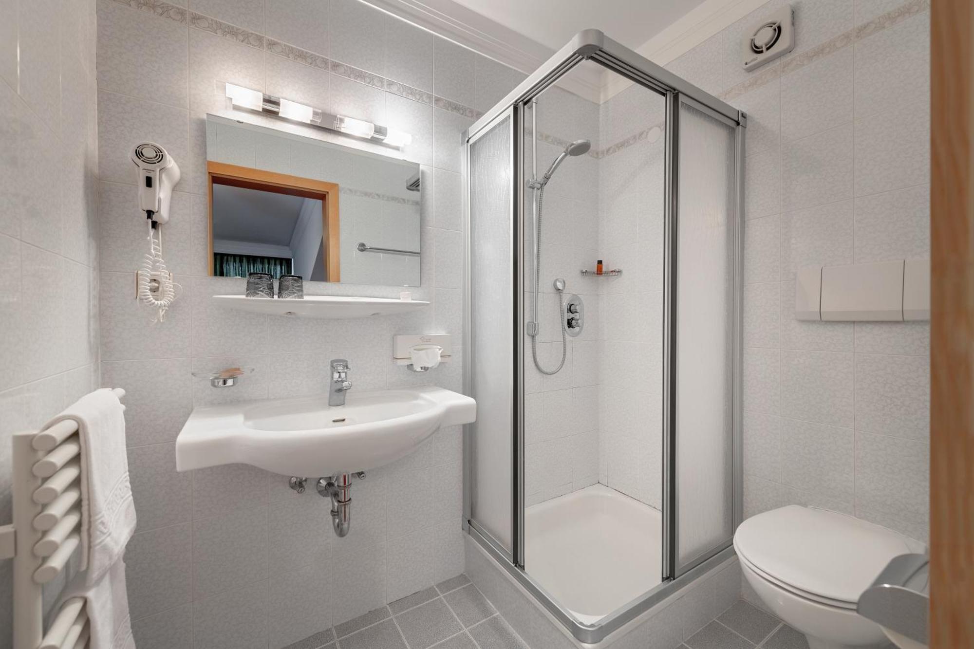Hotel Sureghes オルティゼーイ エクステリア 写真