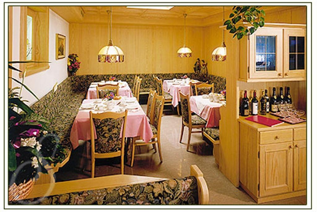 Hotel Sureghes オルティゼーイ エクステリア 写真